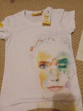 Cirque Du Soleil Shirt Womens Medium Face Art Print Short Sleeve x DHL NWT